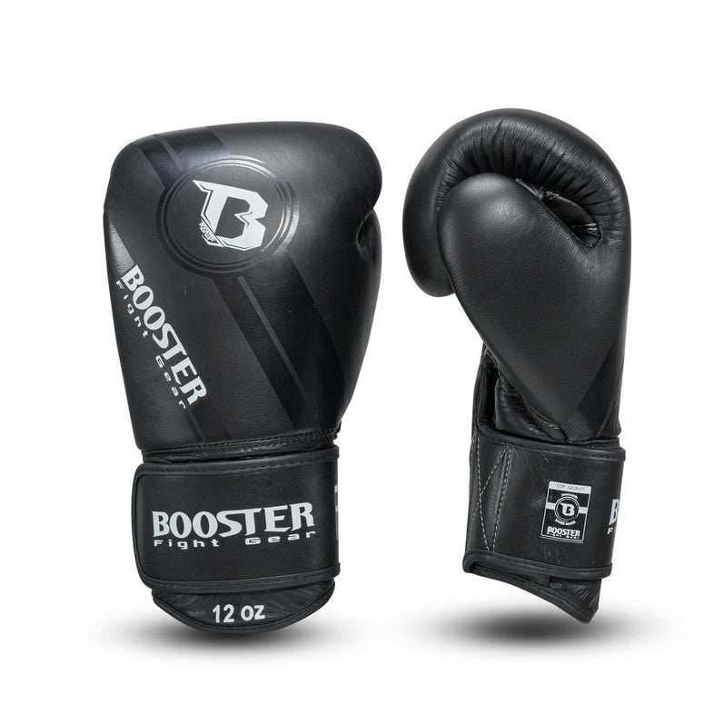Booster V3 Pro kickbokshandschoenen leer zwart polsband detail / Booster V3 Pro leather kickboxing gloves black wrist strap detail