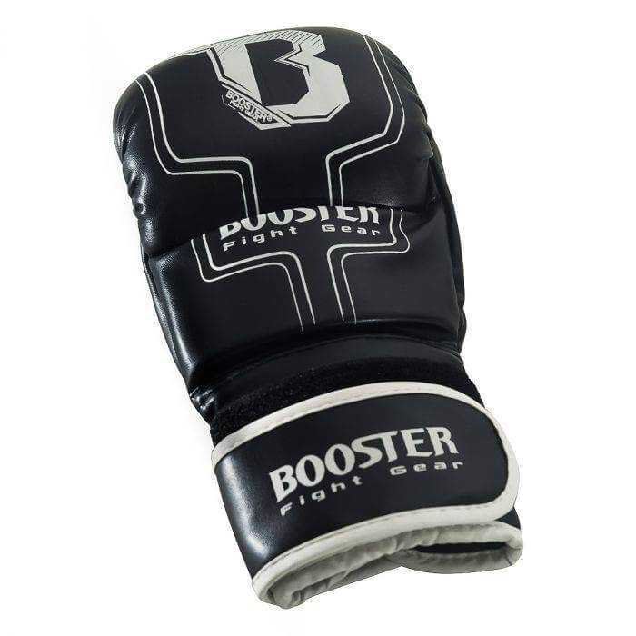 Booster Pro MMA sparringhandschoenen BFF8 – knokkelzijde met wit Booster-logo en polssluiting