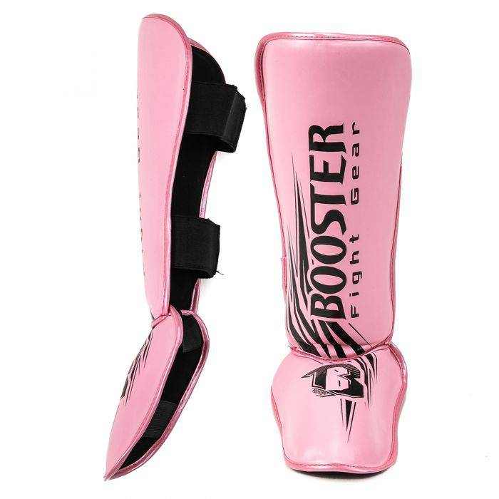 Booster Kinder Scheenbeschermers in zwart en rood, speciaal voor kids, lichtgewicht en met elastische sluiting voor Muay Thai en Kickboksen