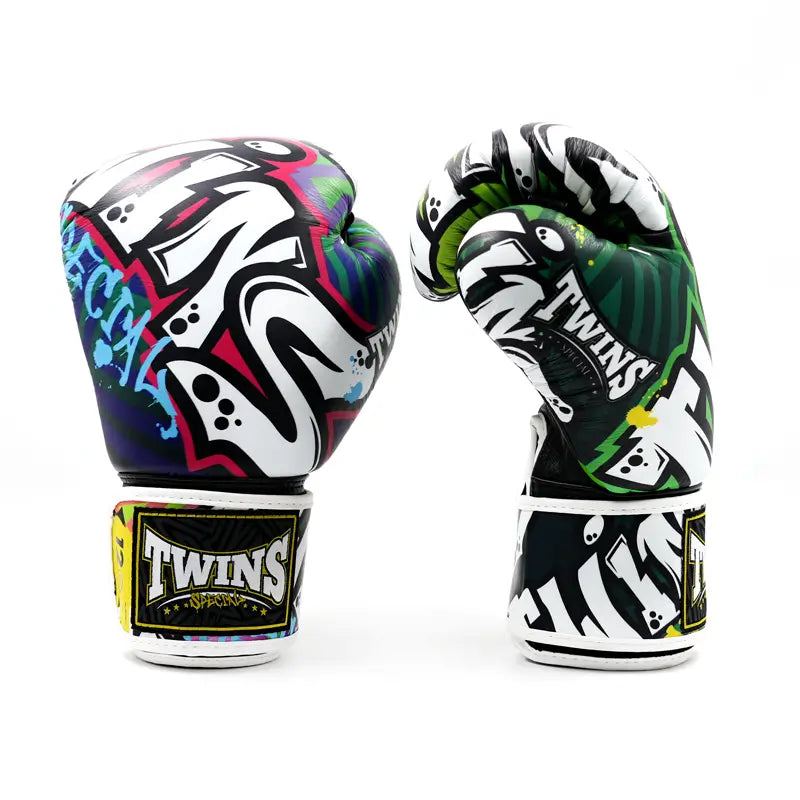 Twins FBGVL 4 Graffiti Bokshandschoenen / Boxing Gloves | Handgemaakt Thailand