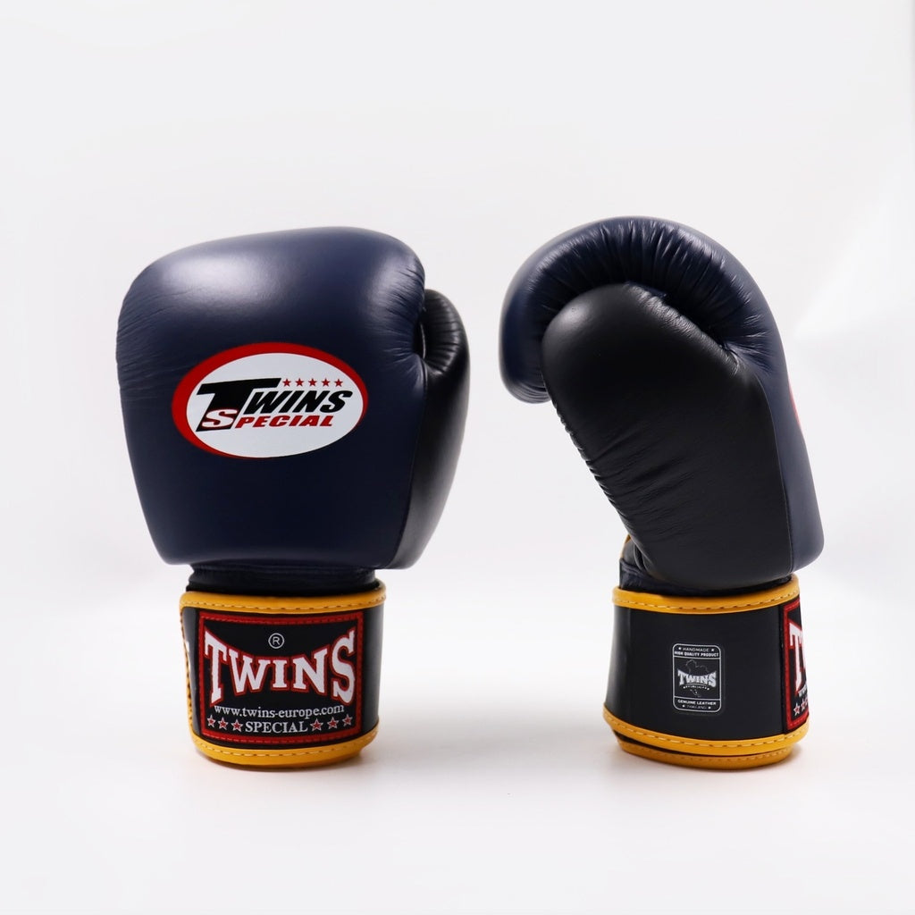 Twins Bokshandschoenen BGVL 3 Black/ Blue/ Yellow Bokshandschoenen BGVL 3 Black/ Blue/ Yellow