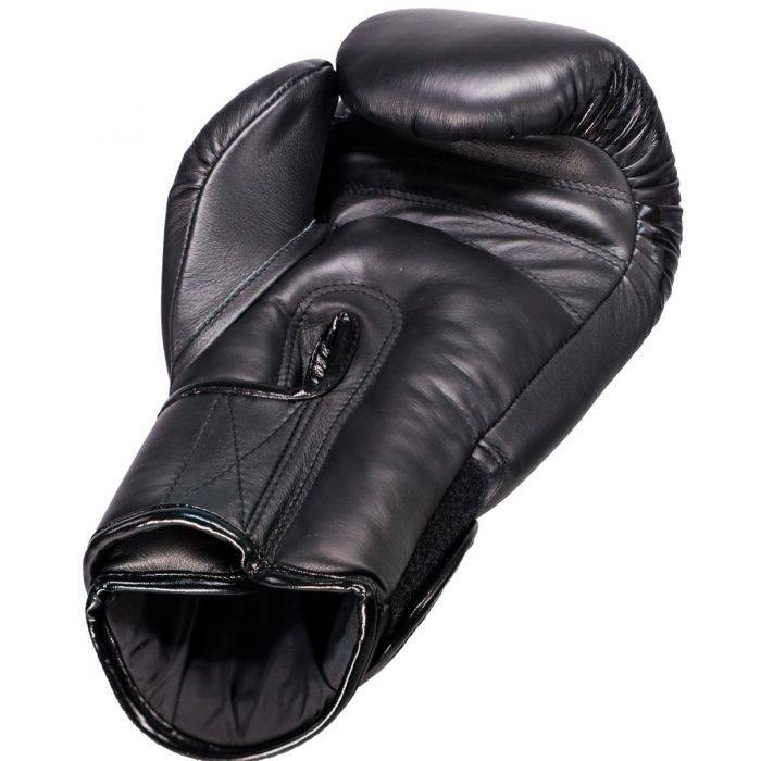 Booster V3 Pro sparring handschoenen zwart leer duimdetail / Booster V3 Pro sparring gloves black leather thumb detail